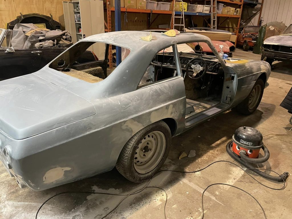 reliant scimitar work starts on bodywork